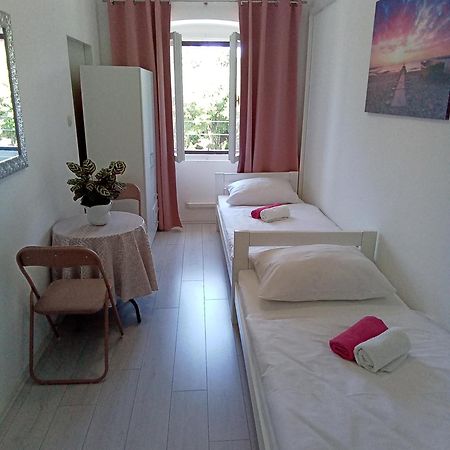 Soba Arena Hotel Pula Luaran gambar