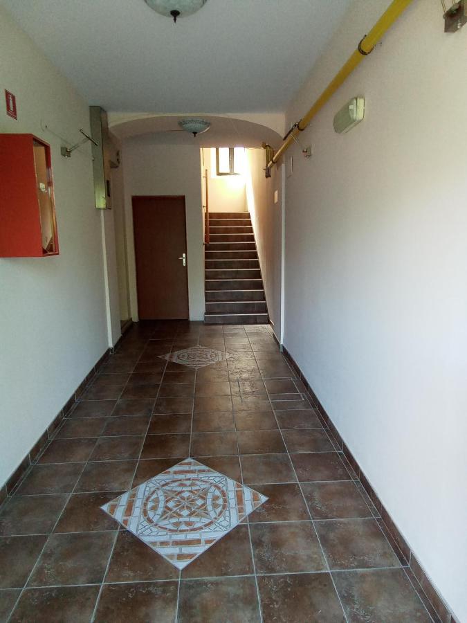 Soba Arena Hotel Pula Luaran gambar