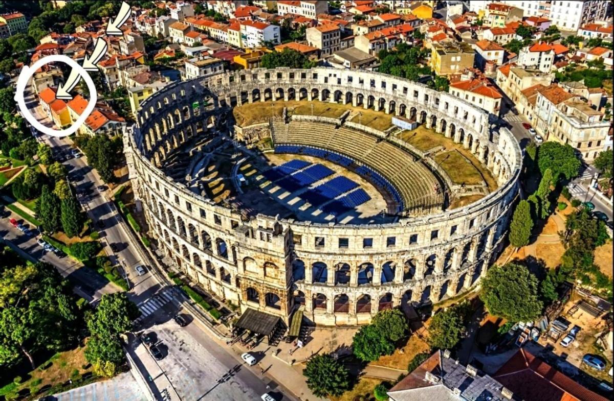 Soba Arena Hotel Pula Luaran gambar