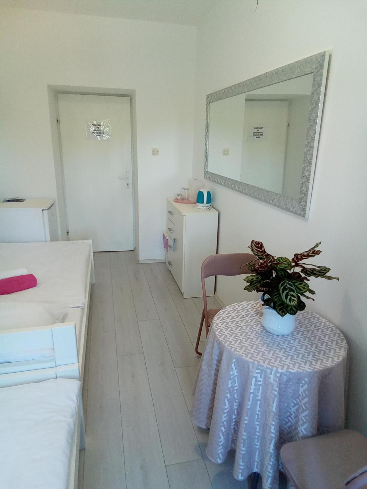 Soba Arena Hotel Pula Luaran gambar