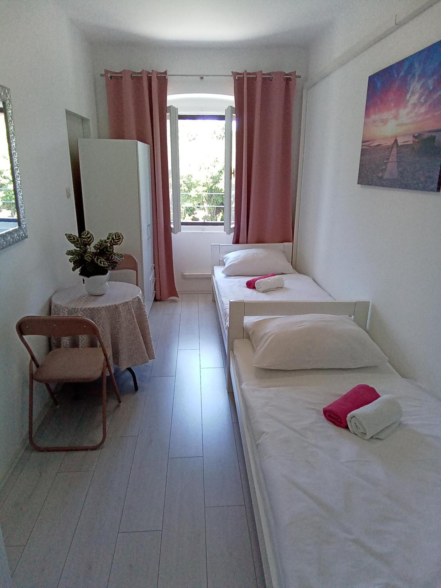 Soba Arena Hotel Pula Luaran gambar